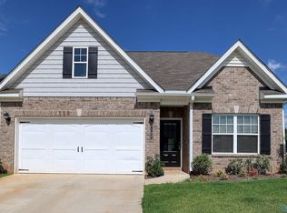 102 Lincoln Gray Cir, New Market, AL 35761
