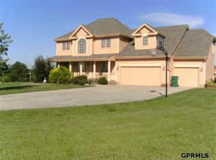 740 Lakeview Dr, Plattsmouth, NE 68048