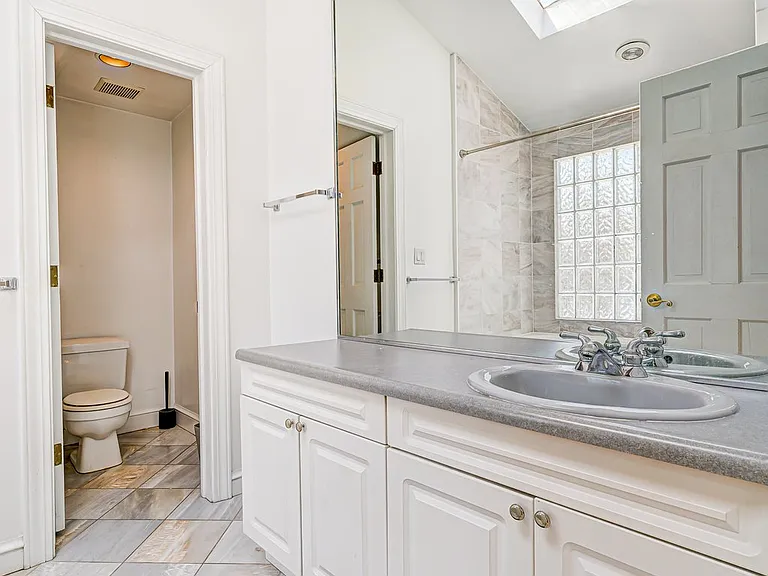 1517 W Irving Park Rd #CH — Photo 19
