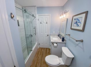 8 Whitney Ln, Glastonbury, CT 06033