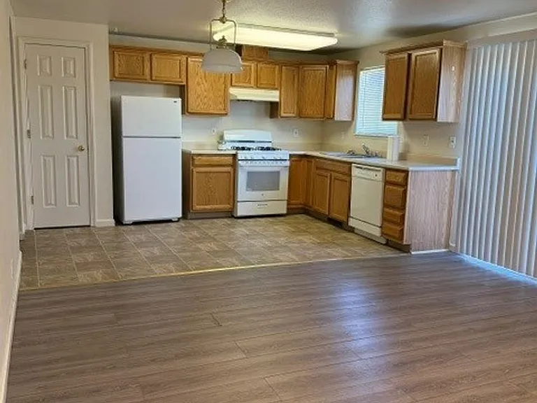 4172 Gordon St — Photo 4