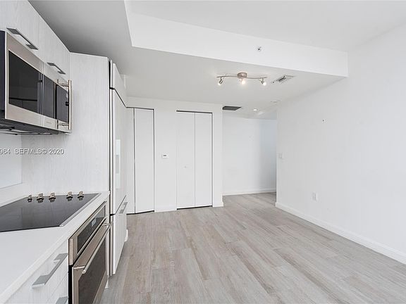 3rd image of 45 SW 9th St #1319