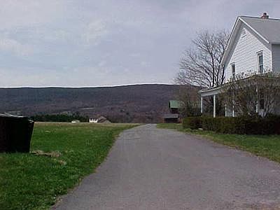 2nd image of Lake Quinn Rd