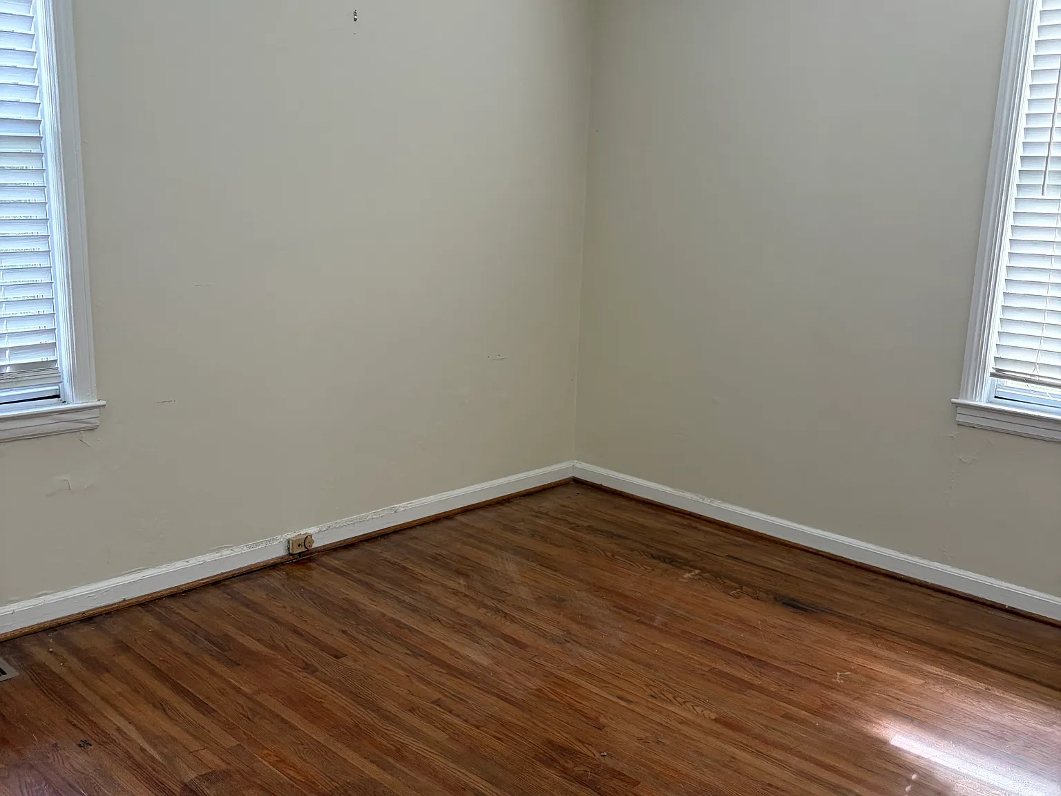 2 bed, 650 sqft, $1,300 — Photo 2
