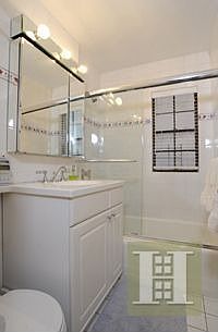 4th image of 205 E 77th St APT 11G