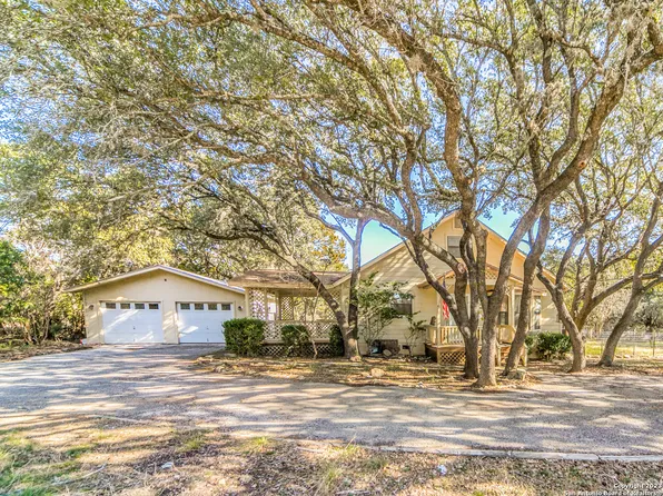 7335 WHARTONS DOCK RD, Bandera, TX 78003