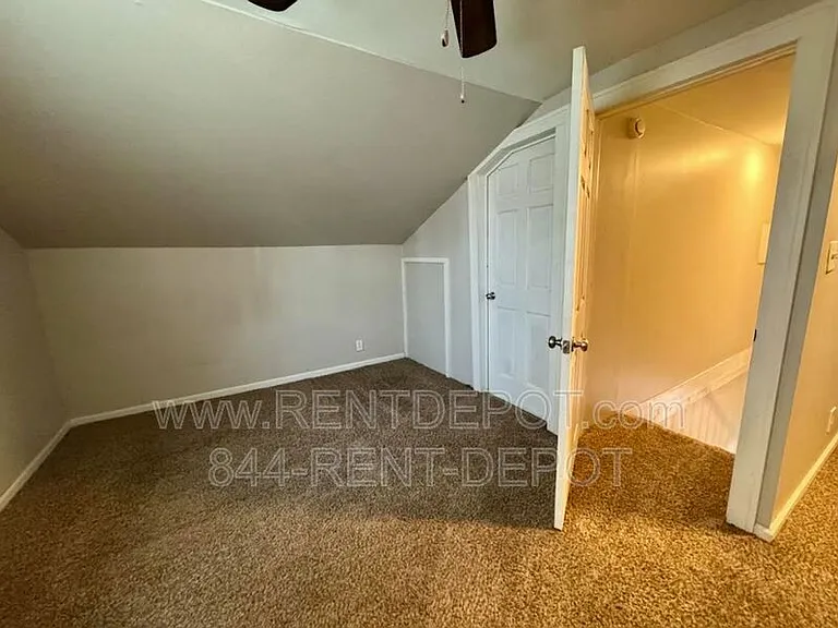 1016 Marshall Ave — Photo 9