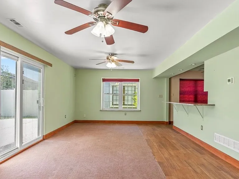 64 Hampton Gate Dr — Photo 3