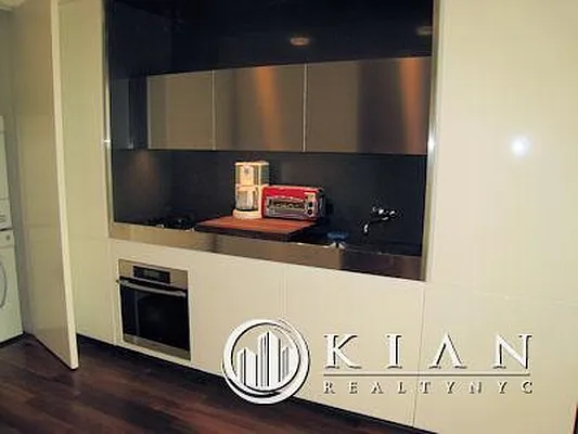Rented by Kian Realty | media 15