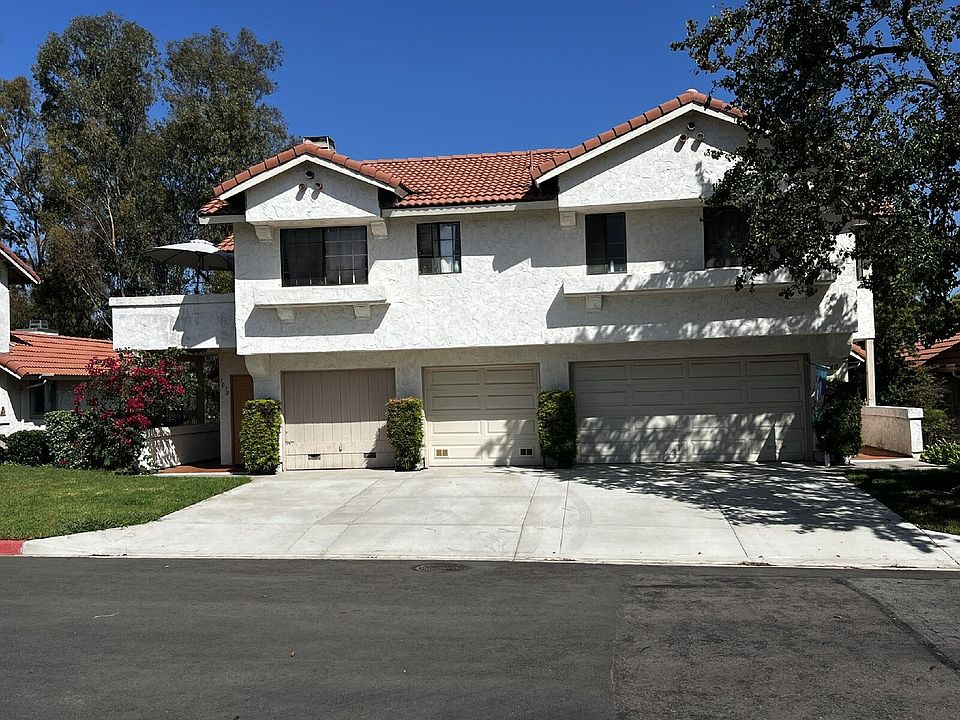 1st image of 3036 Avenida Christina