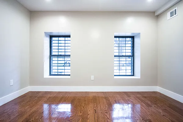 Rented by Nooklyn NYC LLC | media 36