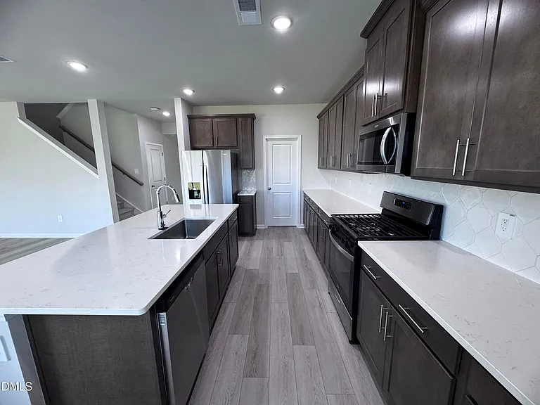 62 Thistle Patch Pl — Photo 2