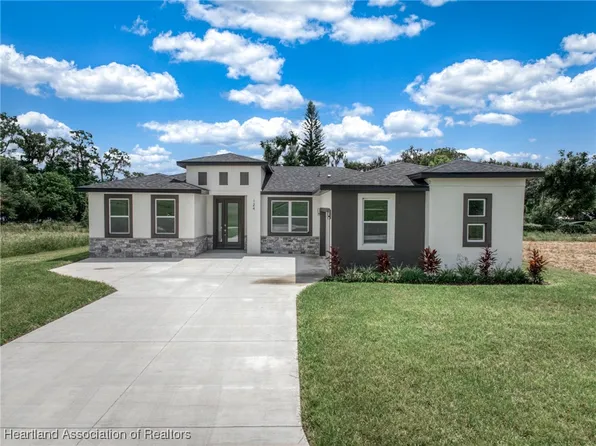 124 Magnolia Manor Ln, Lake Placid, FL 33852