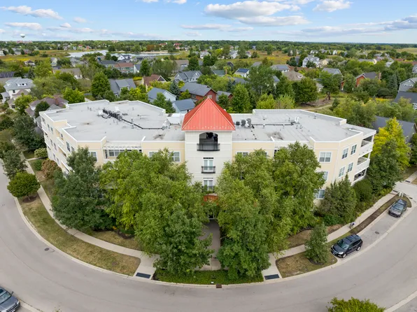 977 Harris Rd Unit 31, Grayslake, IL 60030
