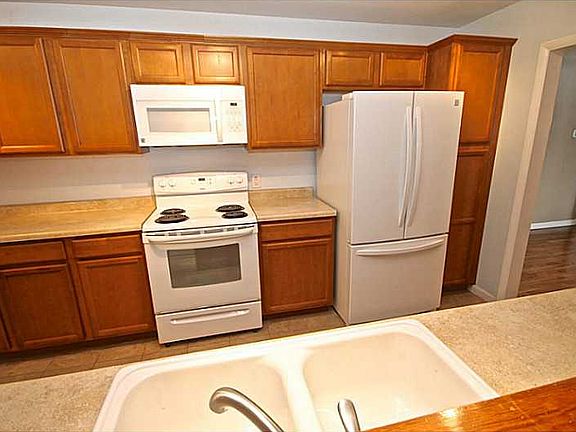 5th image of 11815 Cable Dr
