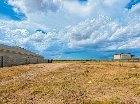 Alyssa St, Weslaco, TX 78596