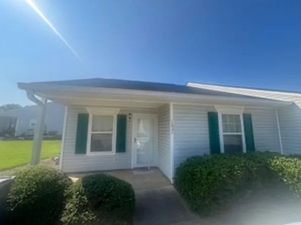 1632 Summerwoods Cir, Griffin, GA 30224