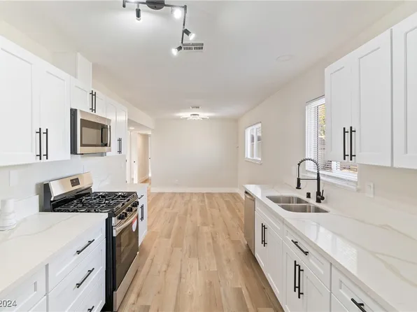 108 Metropolitan Dr, Henderson, NV 89015