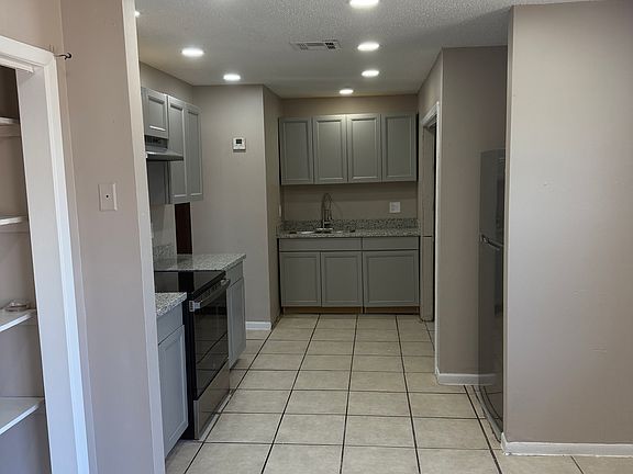4th image of 441 E Butterfly Cir