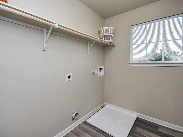 Stubblefield Park Apartments — Photo 14