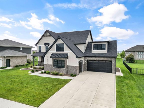 4th image of 10376 Silver Maple Dr