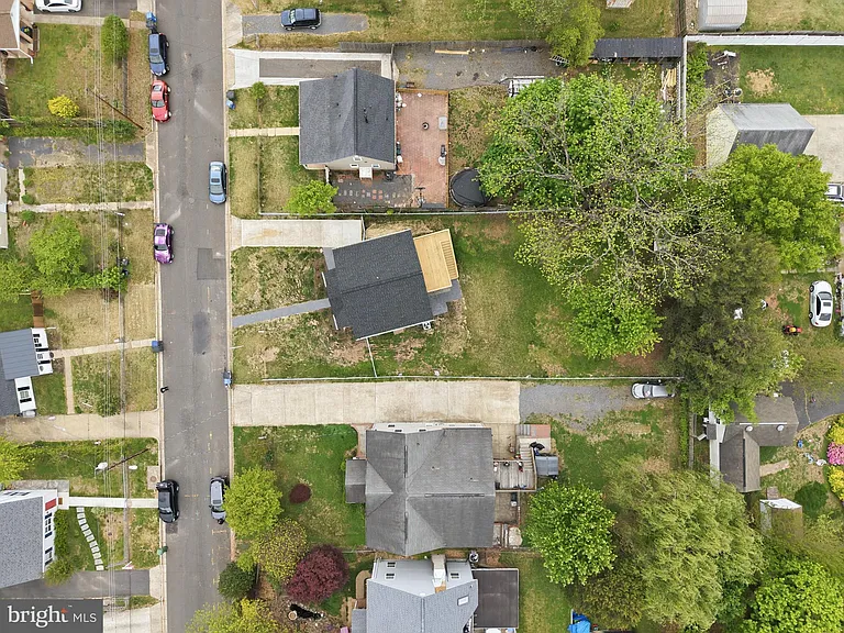 129 Evans St — Photo 64
