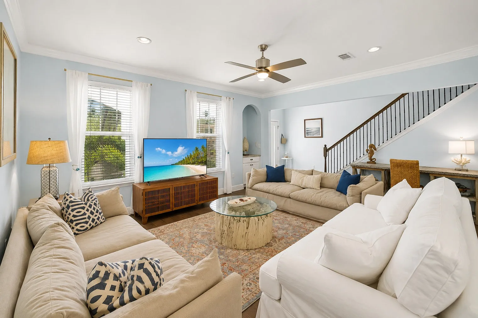 3 bed, 2.0 bath, 12679 sqft, $4,315 — Photo 1
