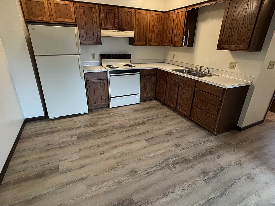 475 Walter St #23