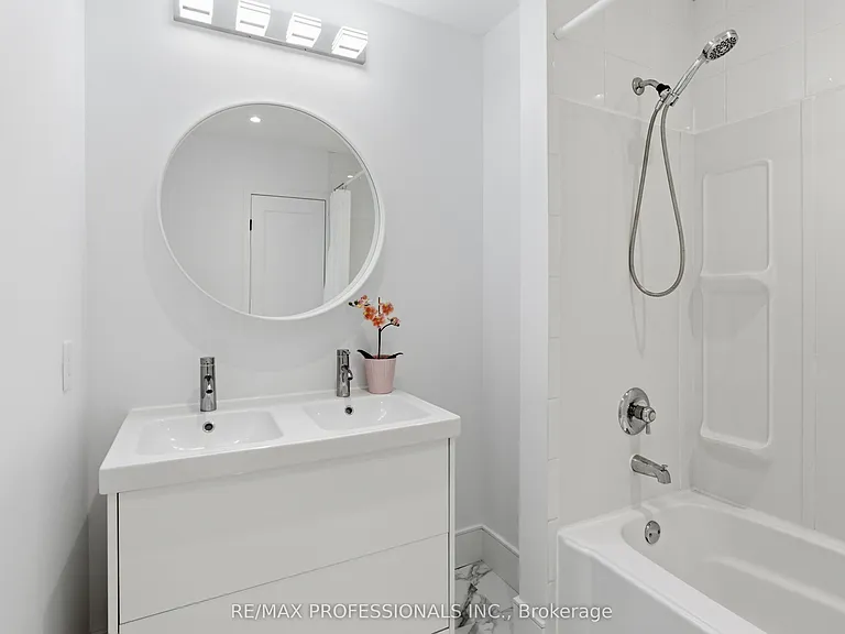 105 Cavell Ave — Photo 36