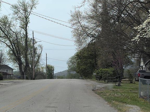 4th image of 411 N Chamberlain Ave