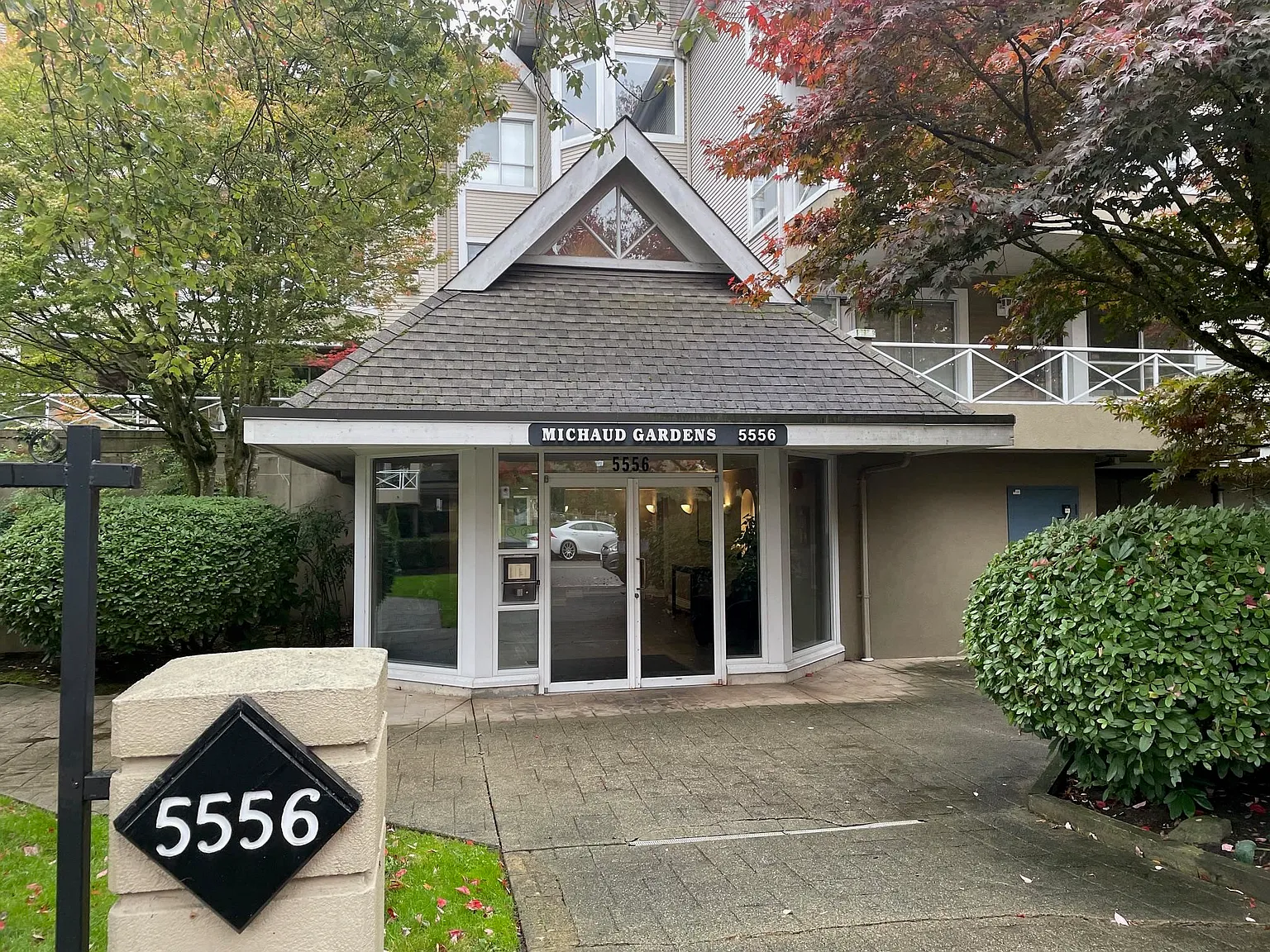 5556 201a St #203 photo 1