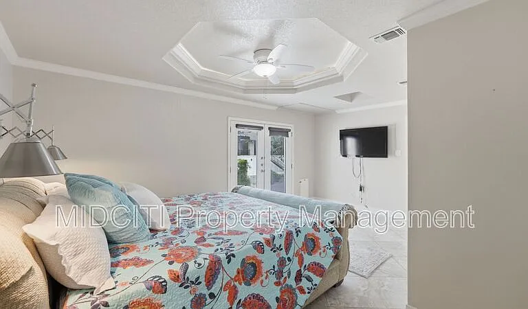 156 Trelawney St — Photo 34