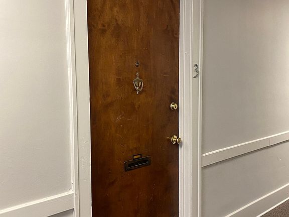 4th image of 610 1/2 N Main St APT 3