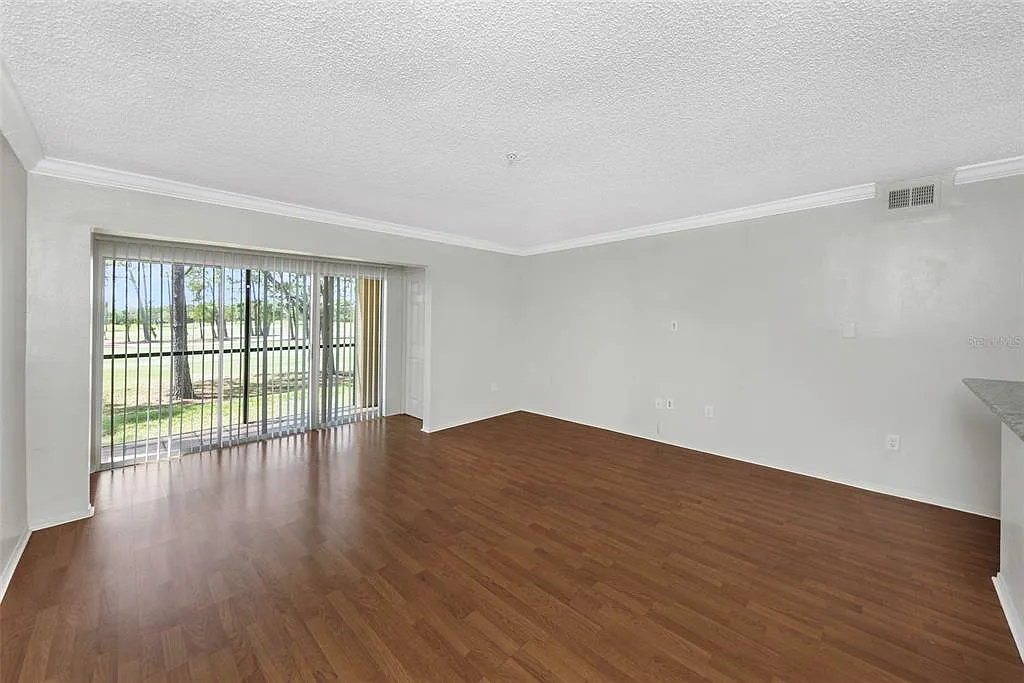 2 bed, 2.0 bath, 903 sqft, $1,899 — Photo 4