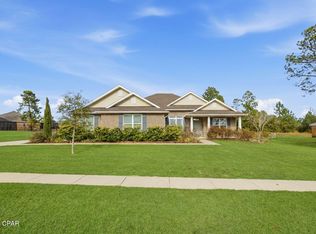 334 Tournament Ln, Freeport, FL 32439