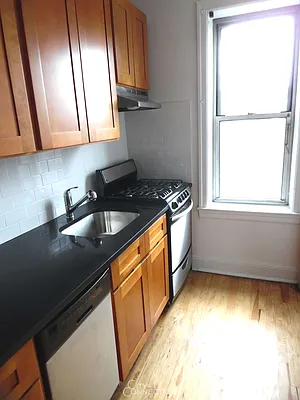 Rented by City Connections Realty | media 7