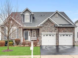 329 Van Dusen Drive, Marlboro, NJ