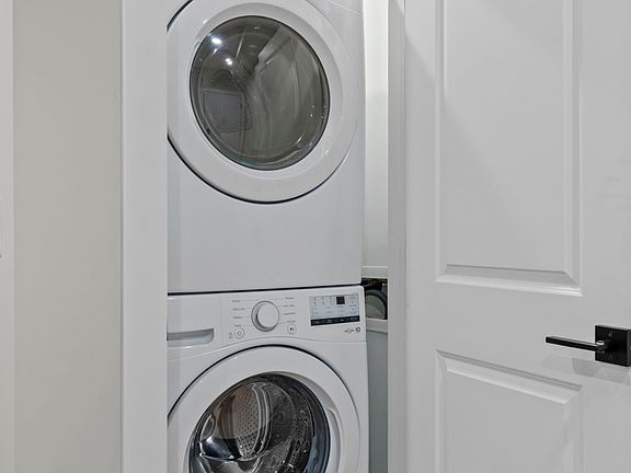 5th image of 2635 W Jefferson St #106