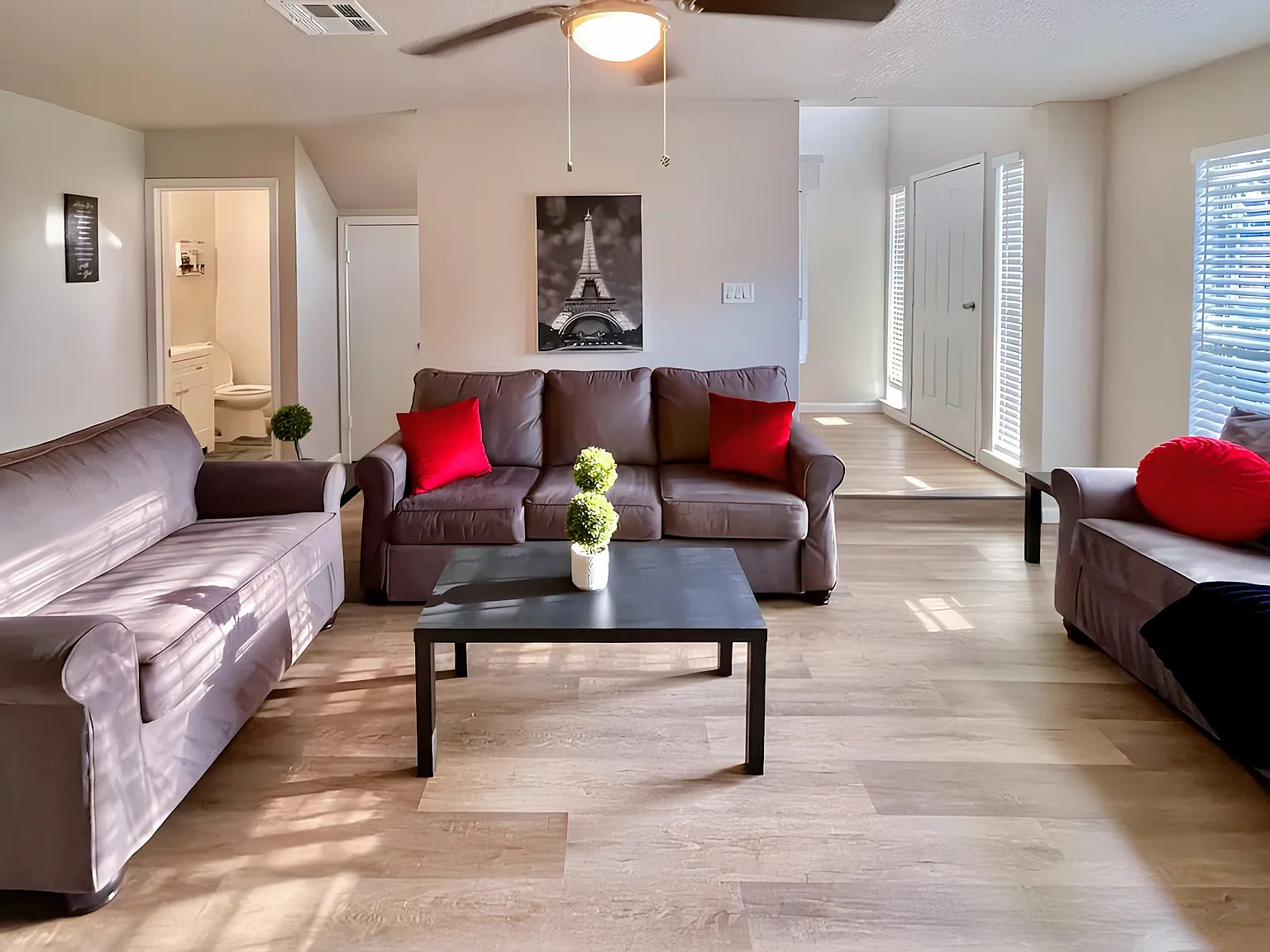 3 bed, 2.5 bath, 1790 sqft, $1,364 — Photo 3