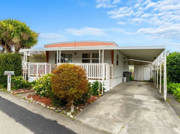 2248 Royal Dr, Fortuna, CA 95540