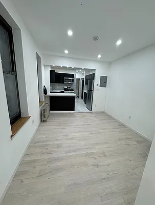 Rented by E Realty International Corp | media 5