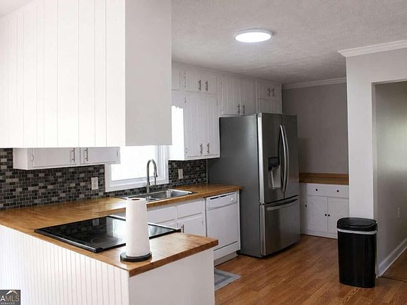 5th image of 4132 Long Dr