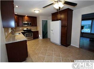 68 Maplewood Dr, Middletown, NJ 07748