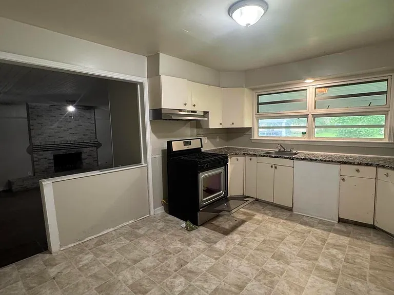 5855 Canton Park Dr — Photo 6
