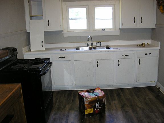 4th image of 628 Woodford Ave #B