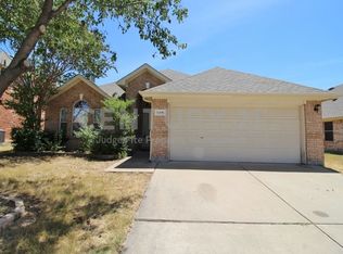 5316 Lake Garden Dr, Grand Prairie, TX 75052