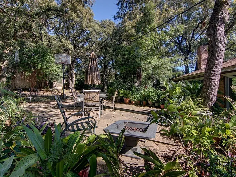 1202 Tanglewood Trl — Photo 18