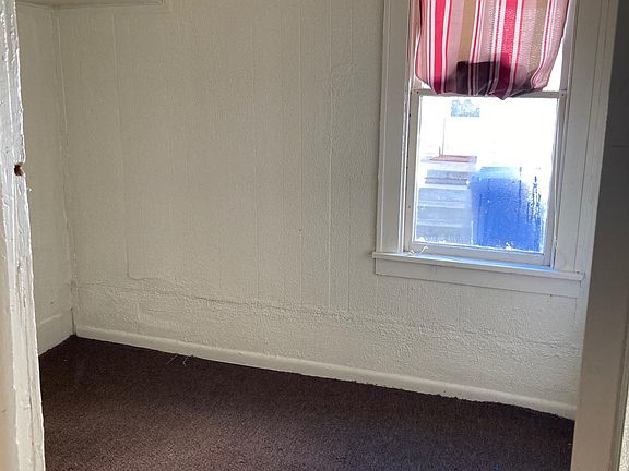 4th image of 407 Busti Ave #1