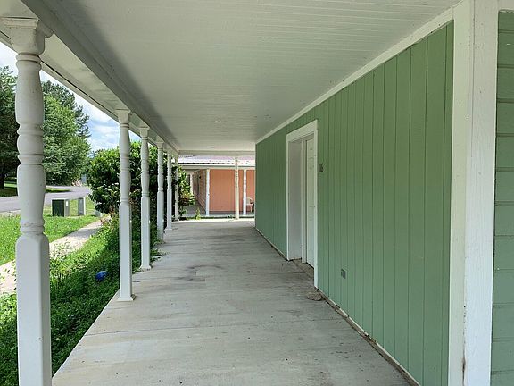 4th image of 108;-112 116 Vealey Cir