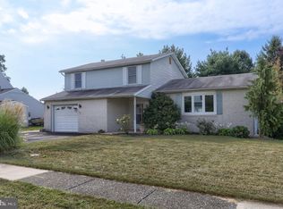 5729 Meadowbrook Dr, Harrisburg, PA 17112